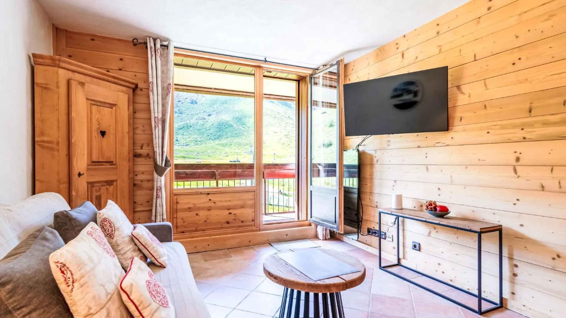 Apartment Les Tommeuses - Val Claret-37 By Interhome Tignes